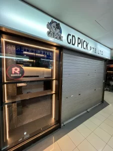 QUEENSWAY SHOPPING MALL (11)