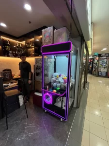 QUEENSWAY SHOPPING MALL (9)